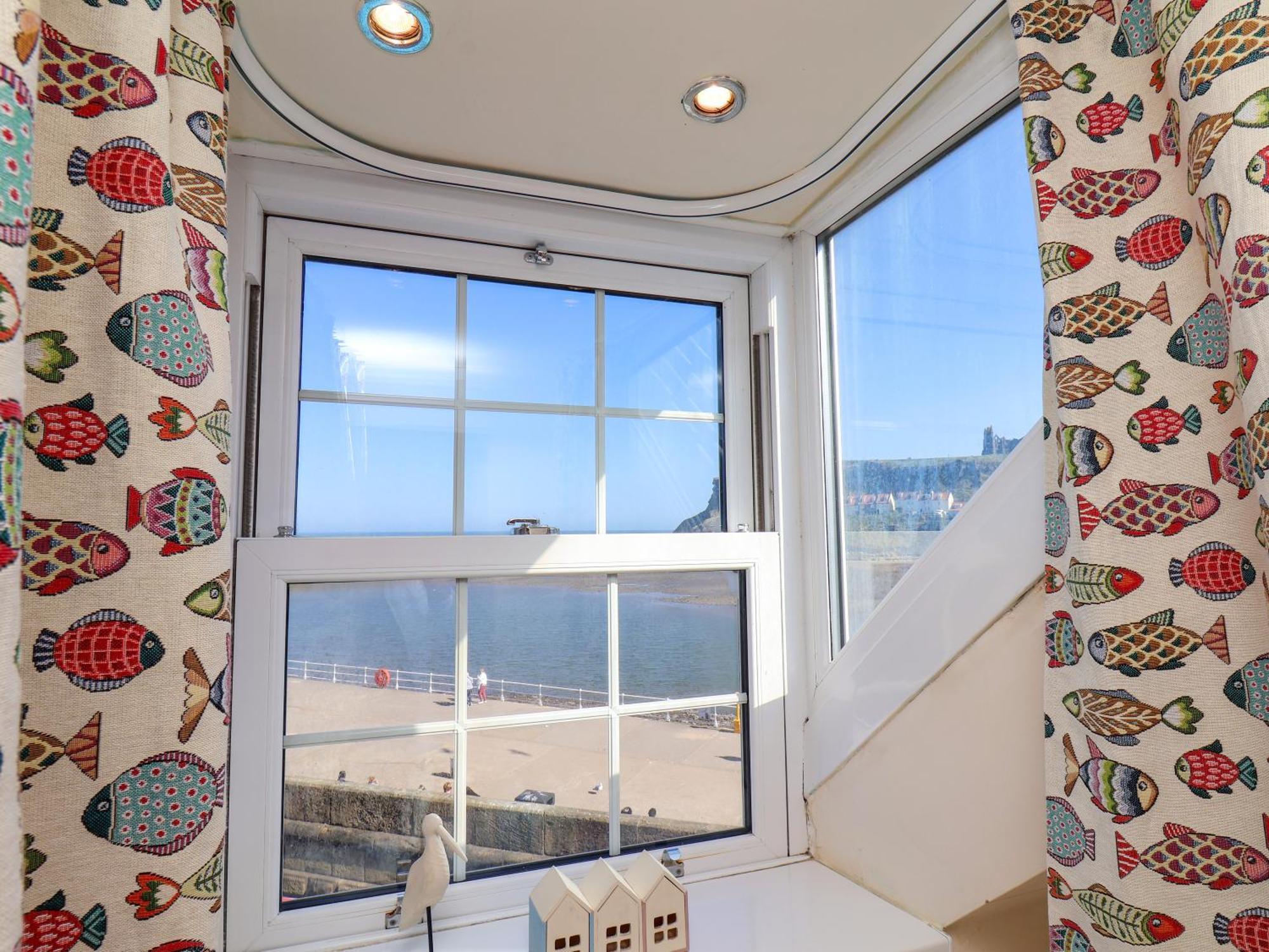 Beachfront Whitby Exterior foto